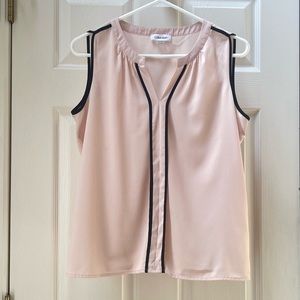 Calvin Klein Women’s Sleeveless Blouse Top Pink w/Black trim. Sz M